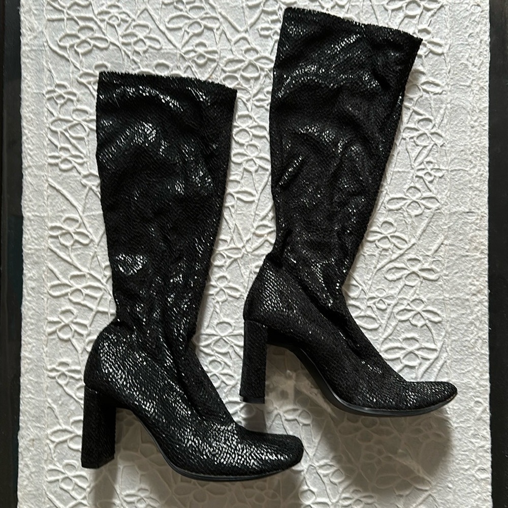 CHINESE LAUNDRY SOCK FAUX SNAKESKIN GLAMOUR BOOTS